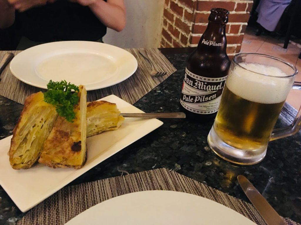 セブのスペイン料理店で食べるスパニッシュオムレツ
