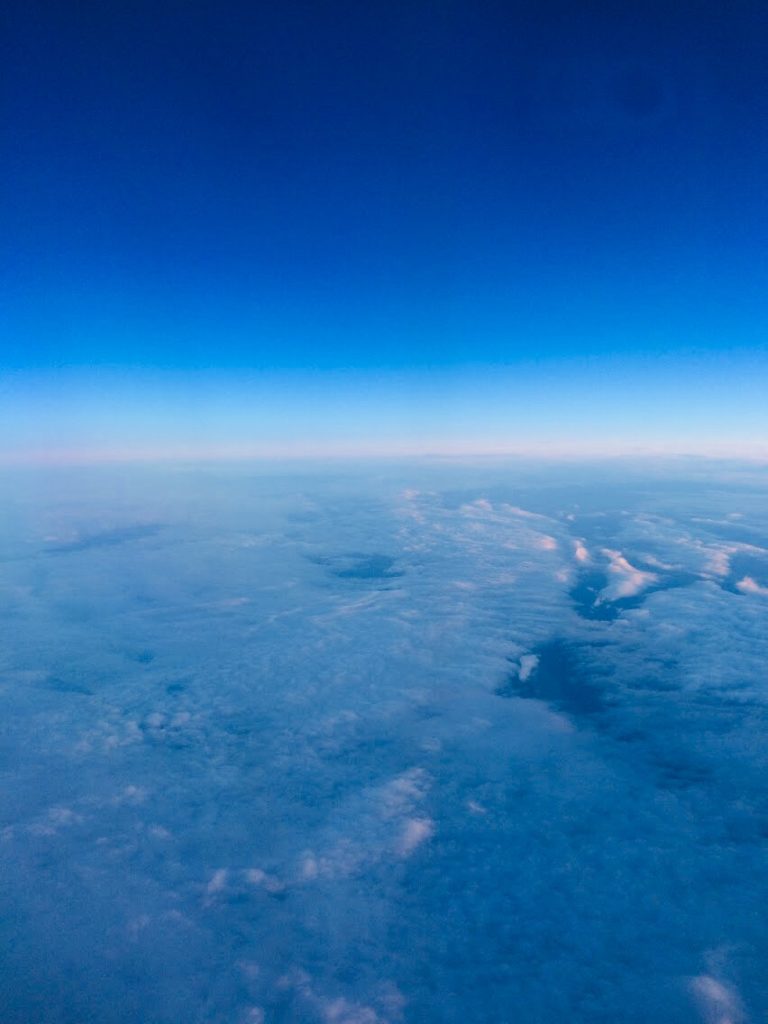 飛行機から見る空