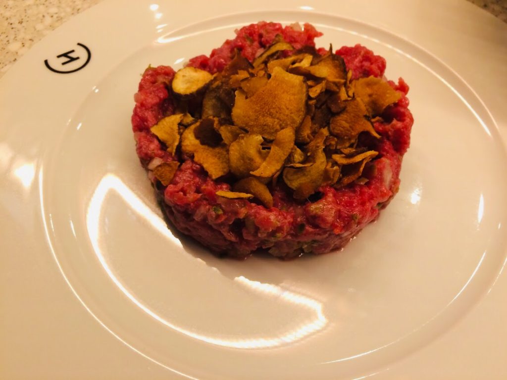 モダンフレンチレストランのおすすめは肉ミンチ!?