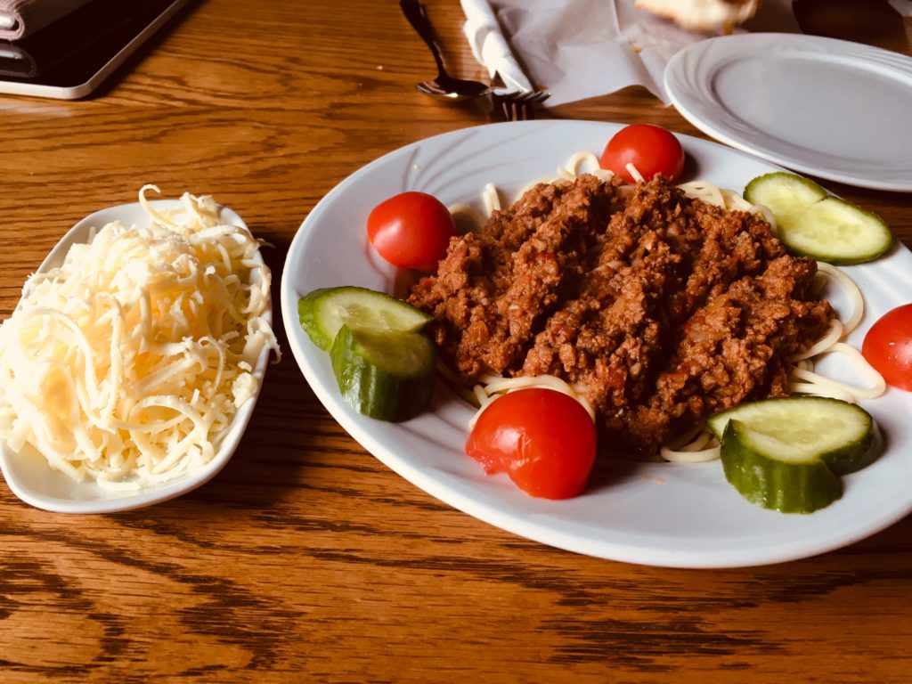 カッパドキアの洞窟ホテルで食べるボロネーゼ