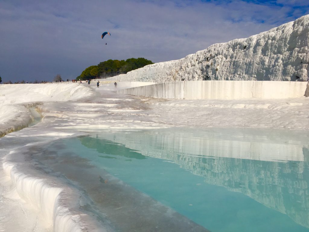 パムッカレの温泉が湧き出る!観光
