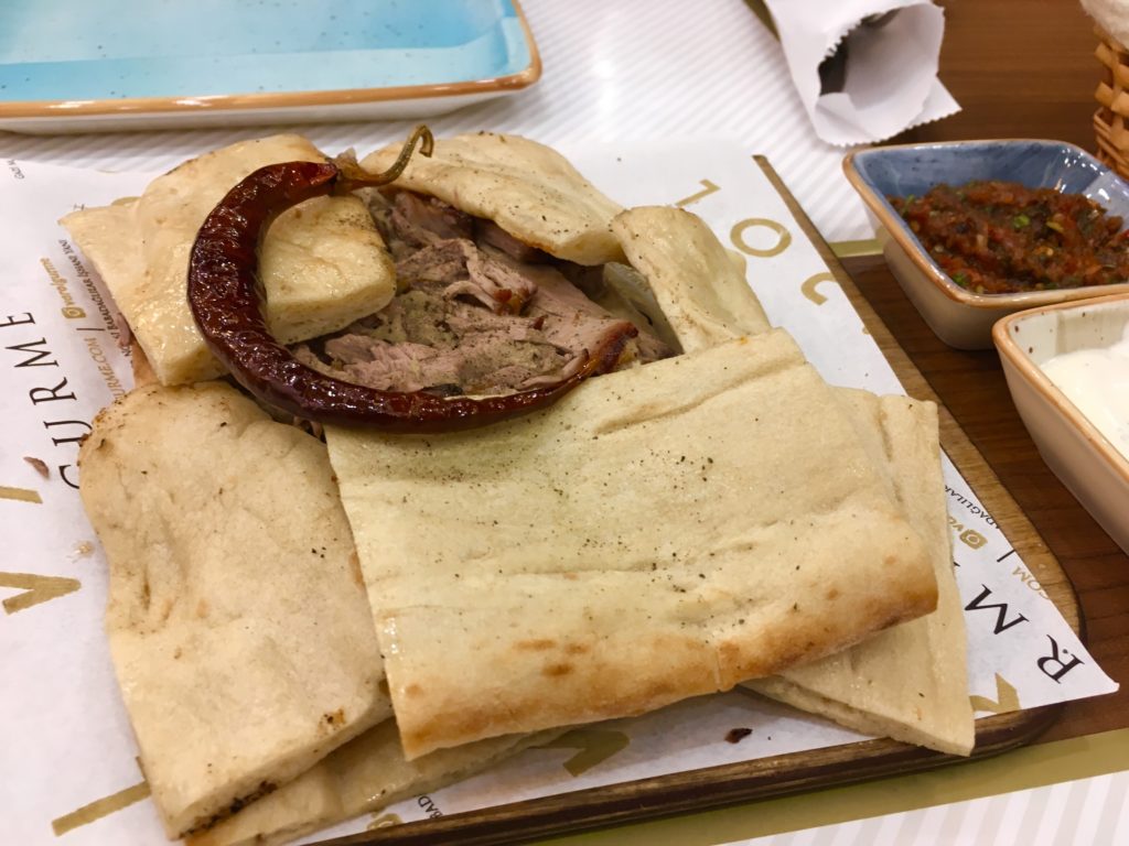 デニズリ観光で食べるケバブ