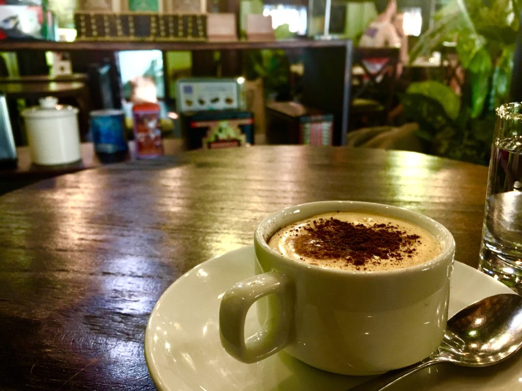 カフェのエッグをダナン女子旅で