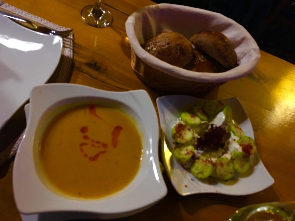カッパドキア・ギョレメのおすすめレストランでいただく前菜!