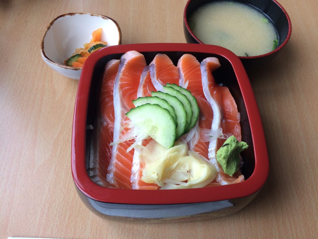 テカポ湖観光で食べるサーモン