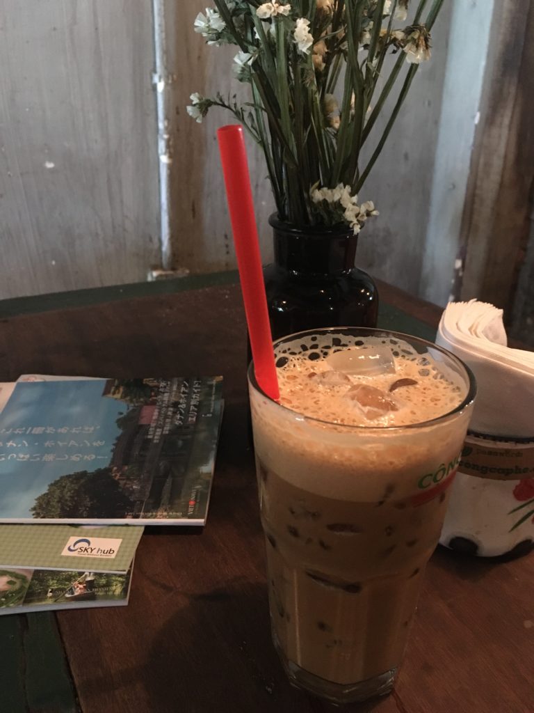 ローカルなダナンシティ観光の途中で休憩を