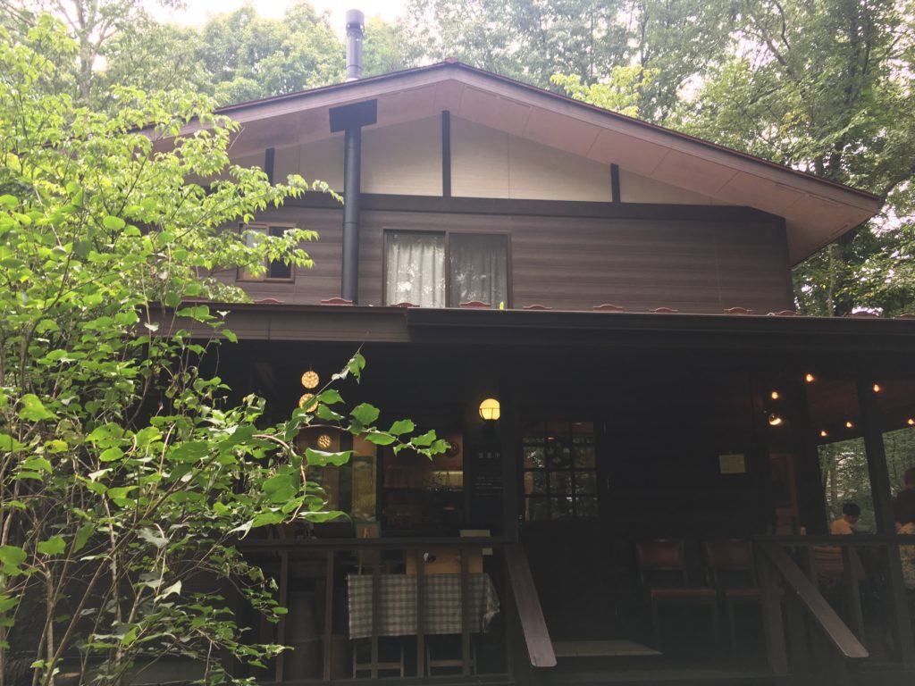 軽井沢おすすめのカフェ朝食キャボットコーブの入り口