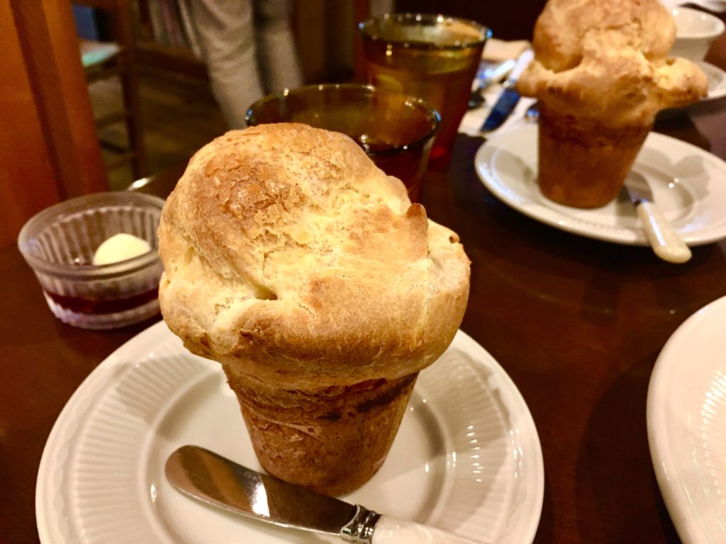 軽井沢のおすすめカフェ朝食ポップオーバー