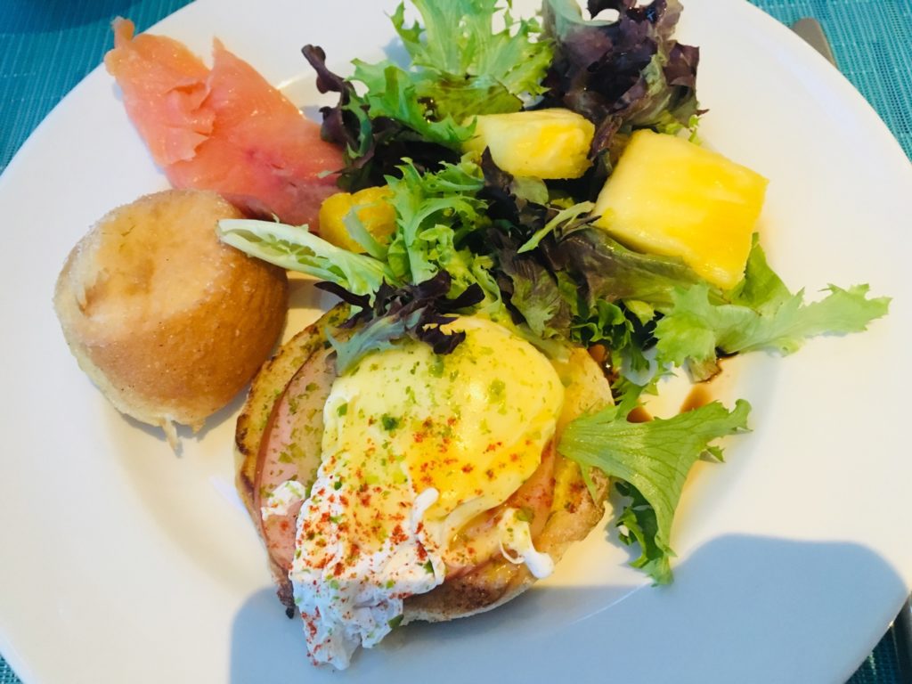 ハワイのおすすめ朝食スポットエッグベネディクト