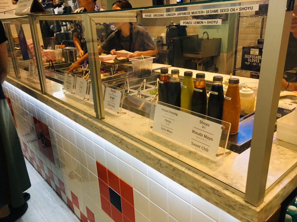 ハワイのPOKEBARの具財