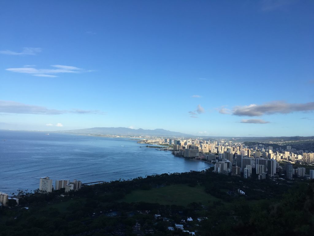 自力で行く!ダイヤモンドヘッドの朝の景色
