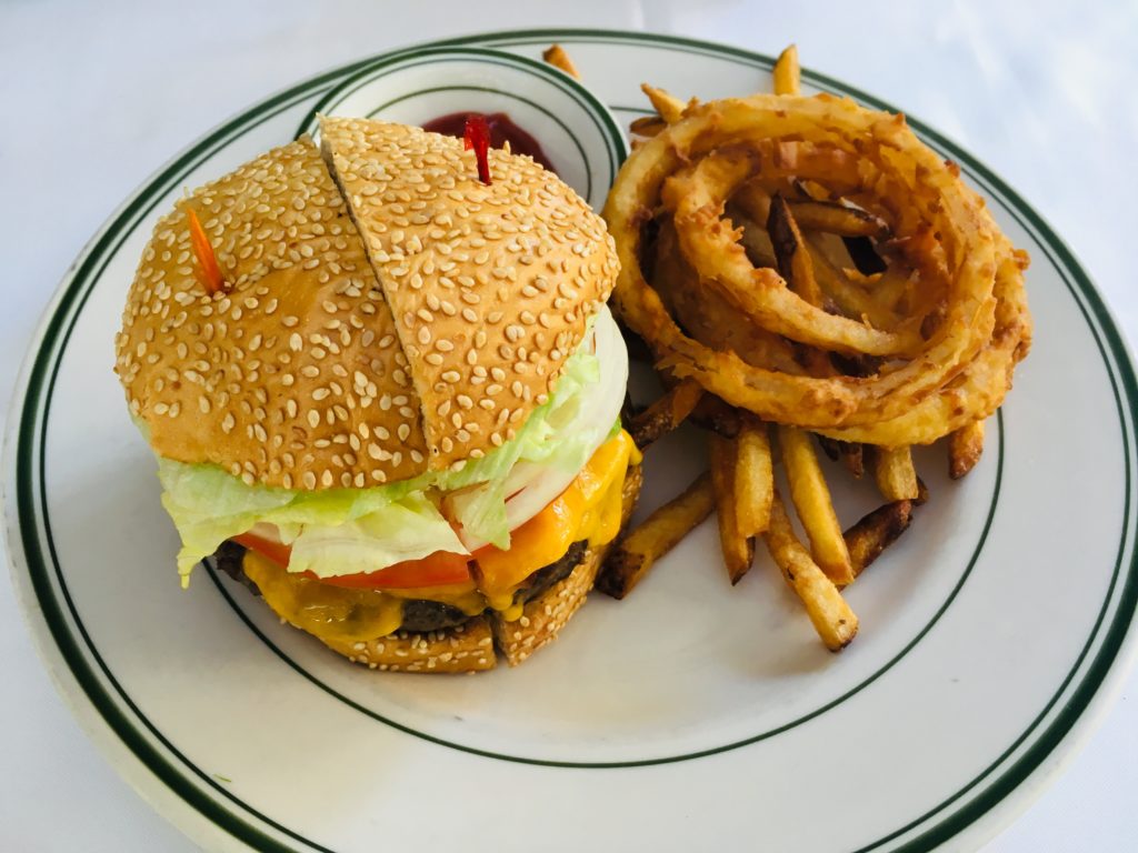 極上の 本場で味わうハワイのおすすめハンバーガーを食べ比べ 本当に美味しいのはこれだ イロドリの旅