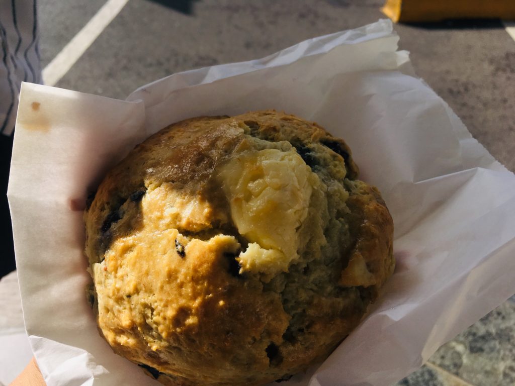 ハワイのおすすめ朝食スポットスコーン