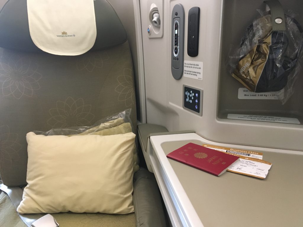 ベトナム航空ビジネスクラスの座席はフルフラットになる!