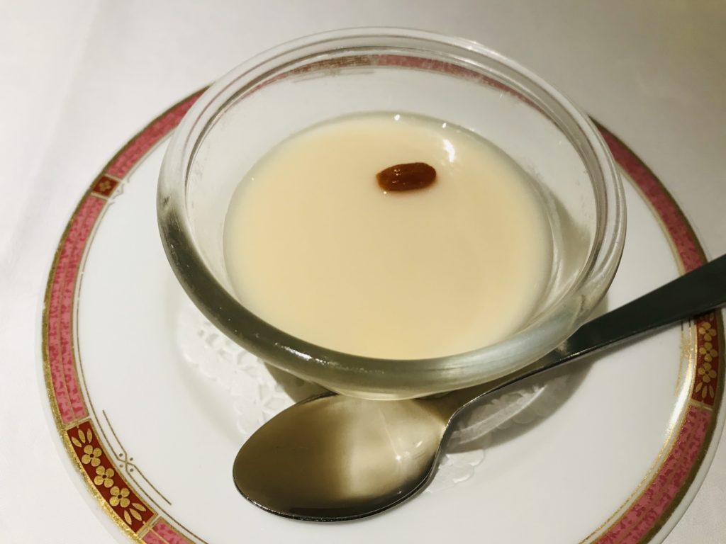 横浜のクルーズディナーの杏仁豆腐