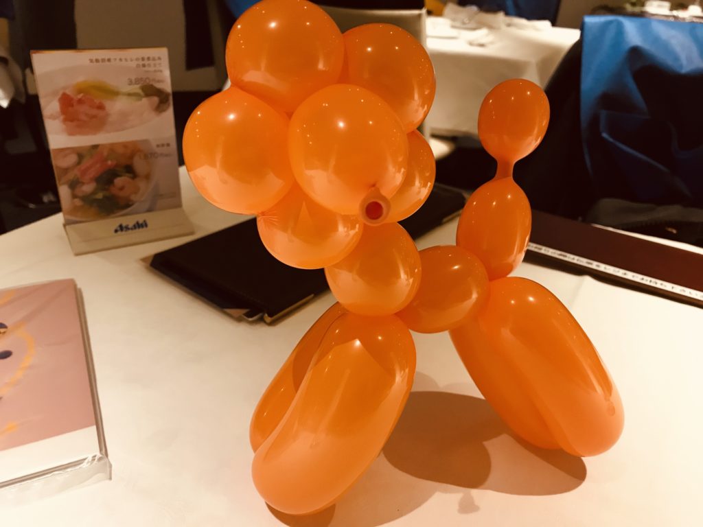 横浜のクルーズディナーのバルーンアート