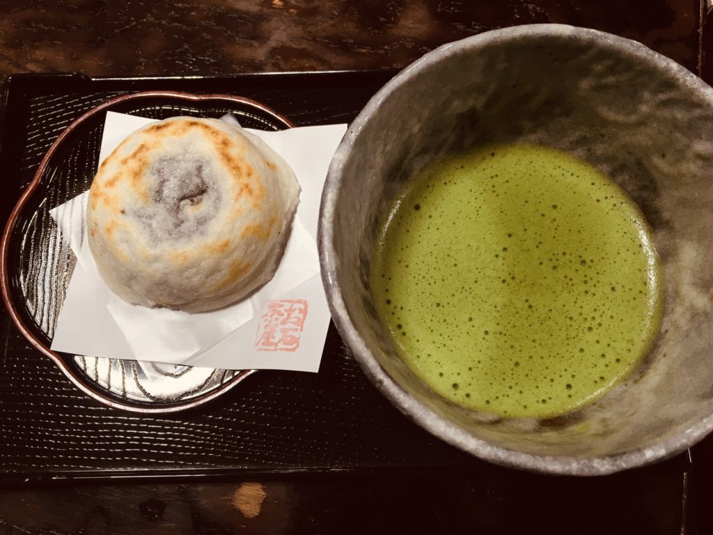 大宰府のおすすめお土産お石茶屋の梅ヶ枝餅