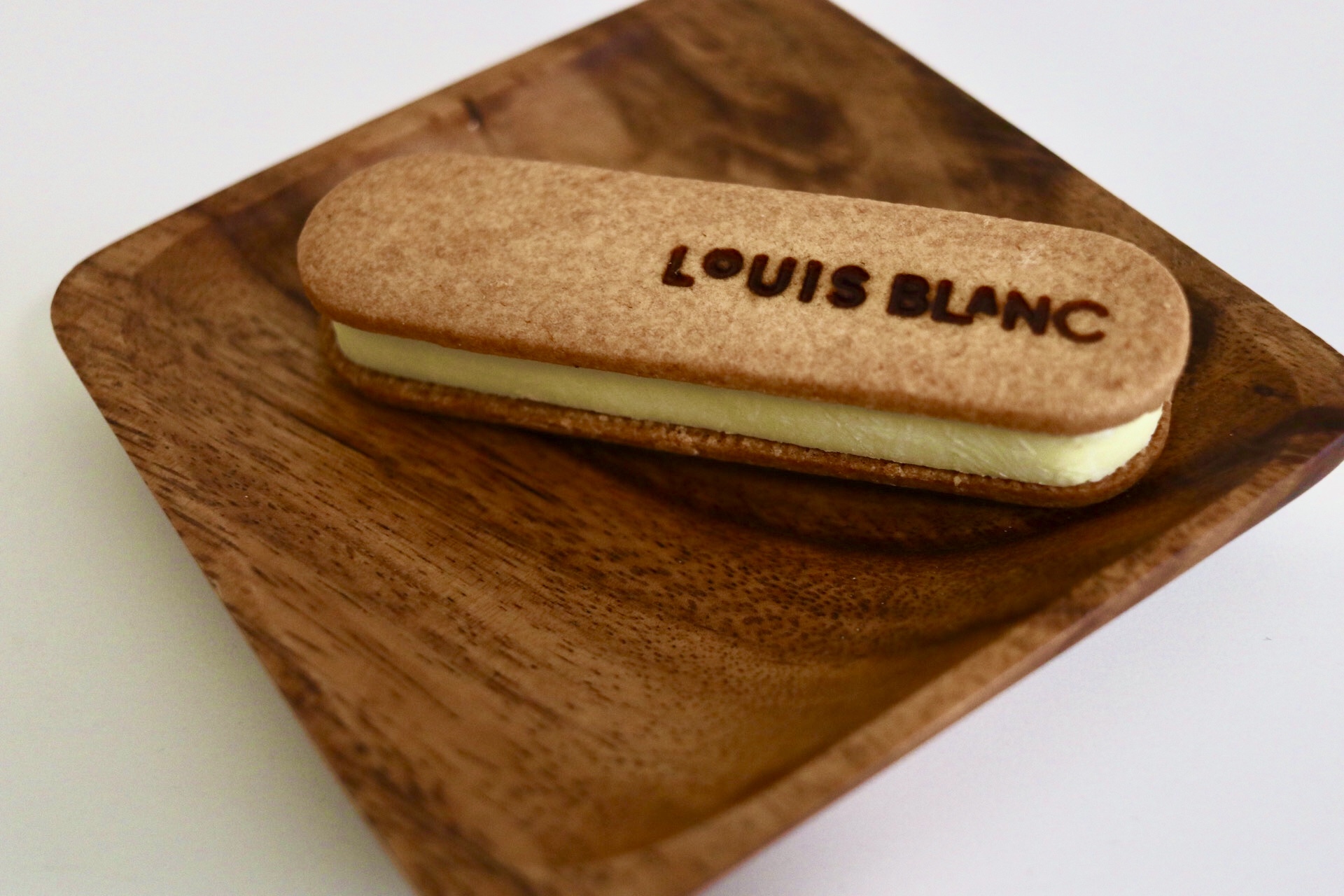 【リアルな口コミ徹底解剖】嵐が差入れしたLouis Blanc (ルイスブラン)通販でお取り寄せ｜イロドリの旅