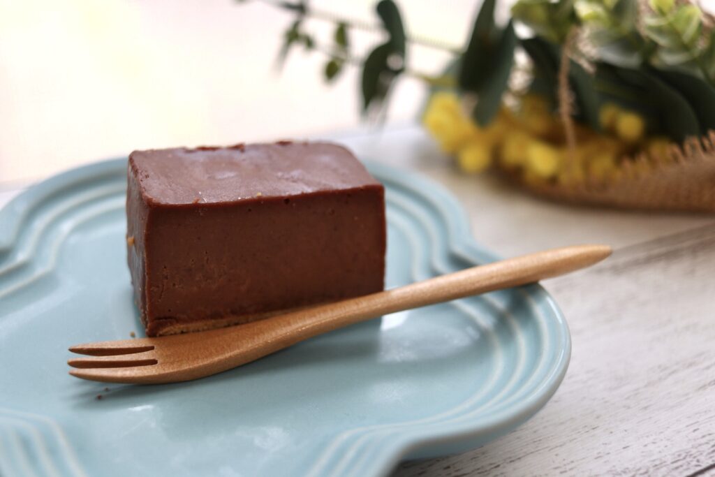 ミニマルのチョコレートレアチーズケーキはチョコの風味がふわっと香る